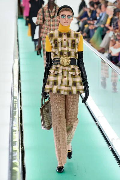 Look 65
